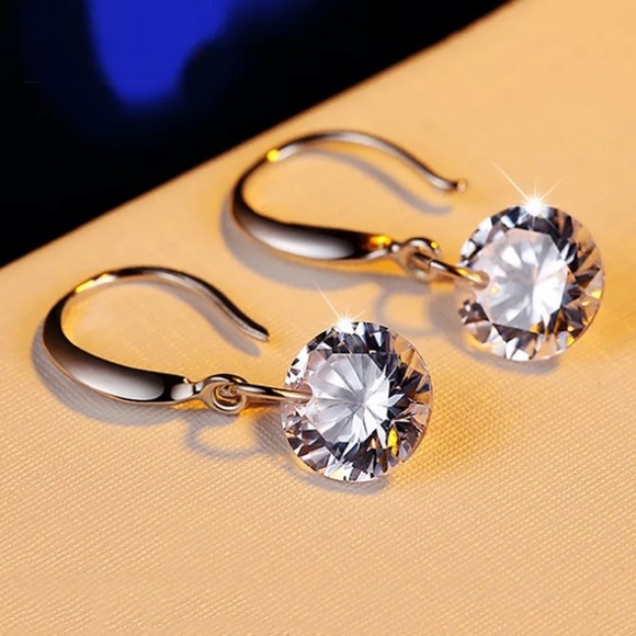 **New 925 Sterling Silver Diamond Earrings - Picture 5 of 7